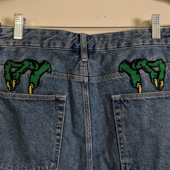 Asos x MTV Monster Raw Hem Button Fly Jean Shorts - Picture 3 of 10